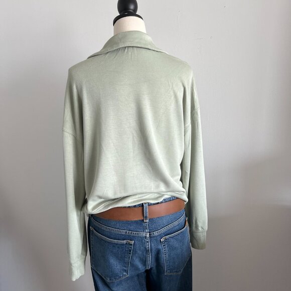 Danskin Size Medium Sage Green sweatshirt - Picture 5 of 7